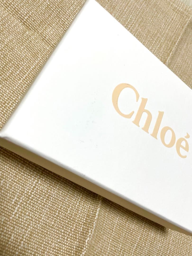 クロエ　Chloe 三つ折り財布　折り畳み財布　コンパクト