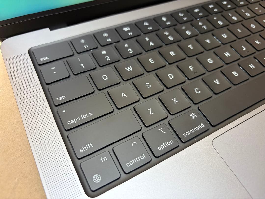 MacBook Pro M3 14”16GB/1TB 8C/10C USキー