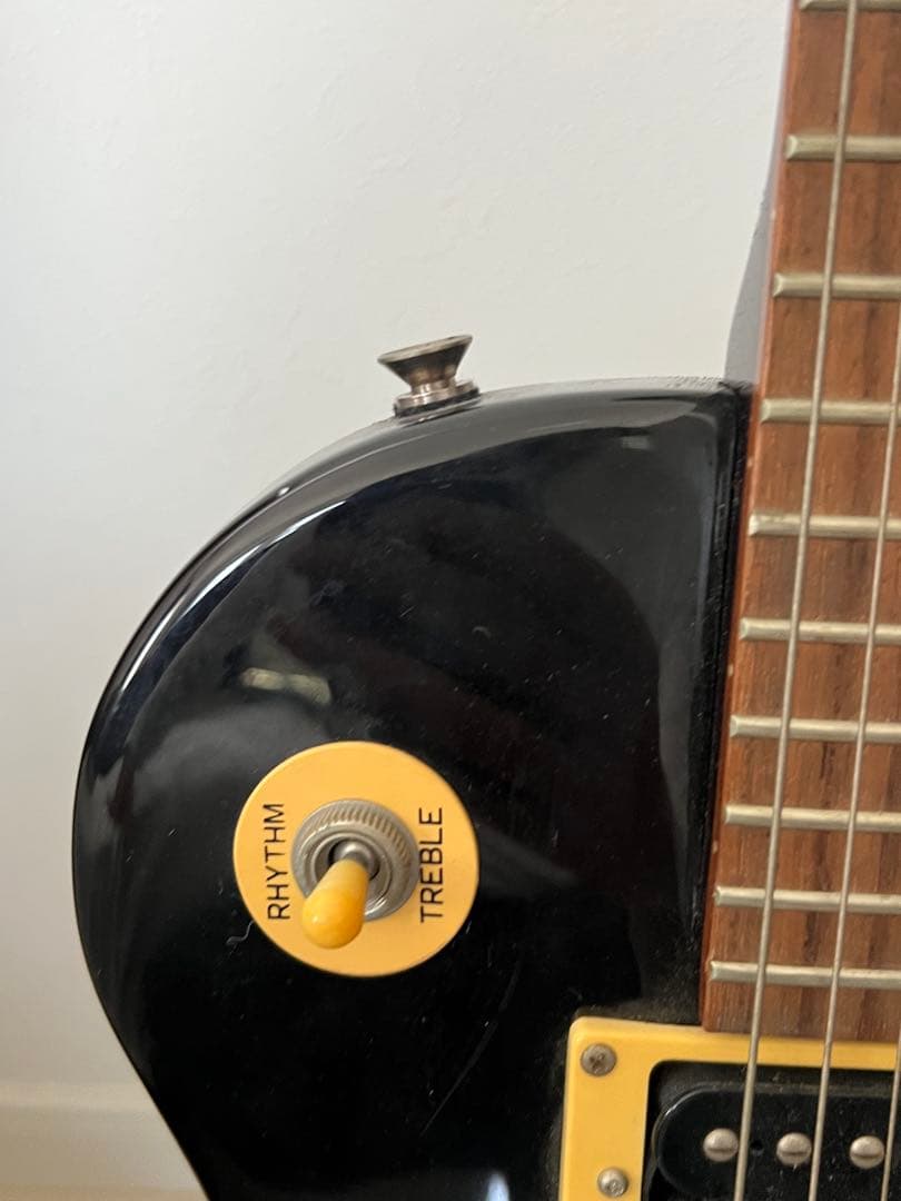 お*ん様 エピフォン　Epiphone　レスポールタイプ　エレキギター　ケース付