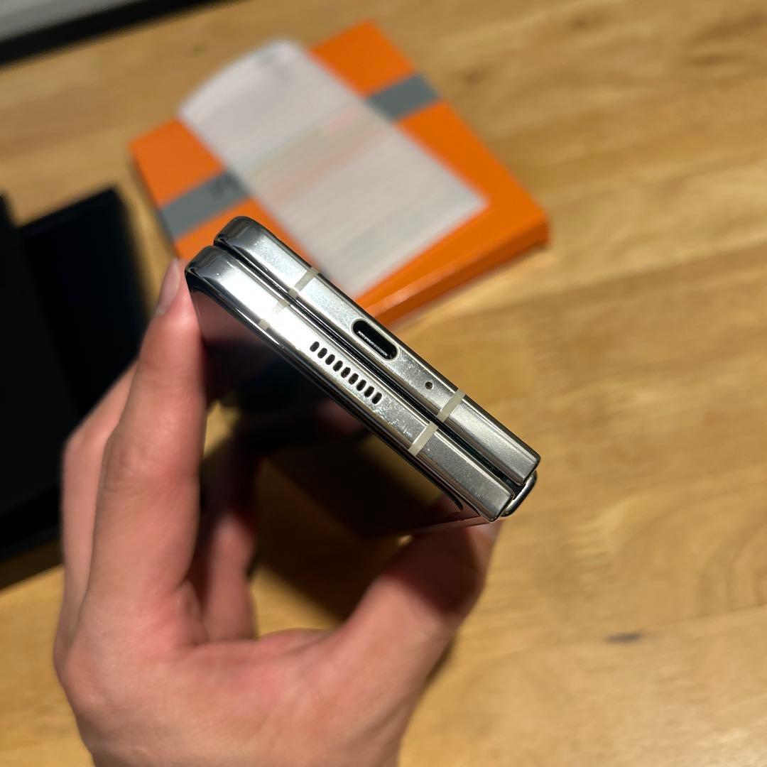 Samsung Galaxy Z Fold5 純正カバー　ペン付き 512G