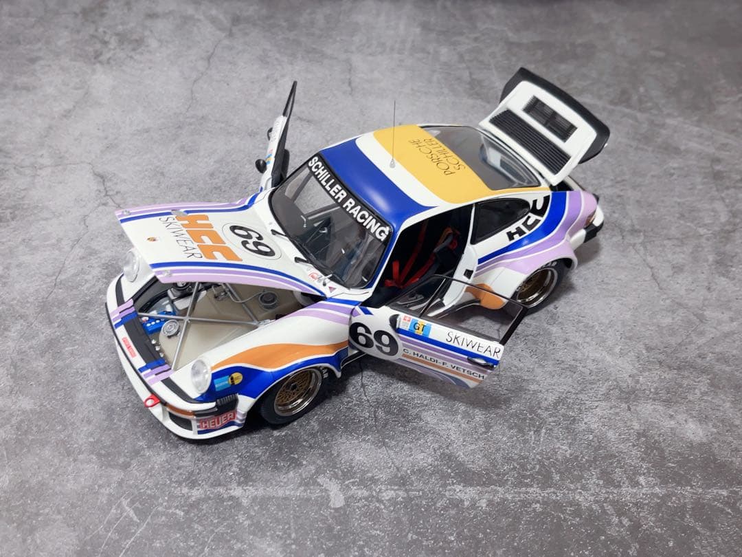 エグゾト 1/18 ポルシェ　934 RSR #69 HCC Skiwear