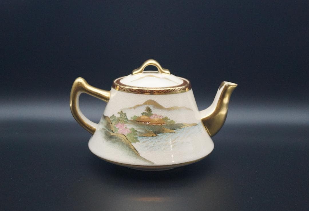 明治最高峰 薩摩焼 金襴手 玉山造 【山水風景図】コーヒー（紅茶）ポット 里帰り