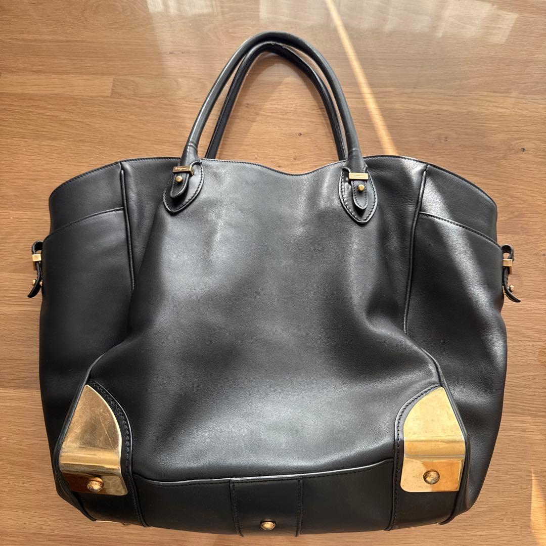 フェラガモ　ショルダーバッグ