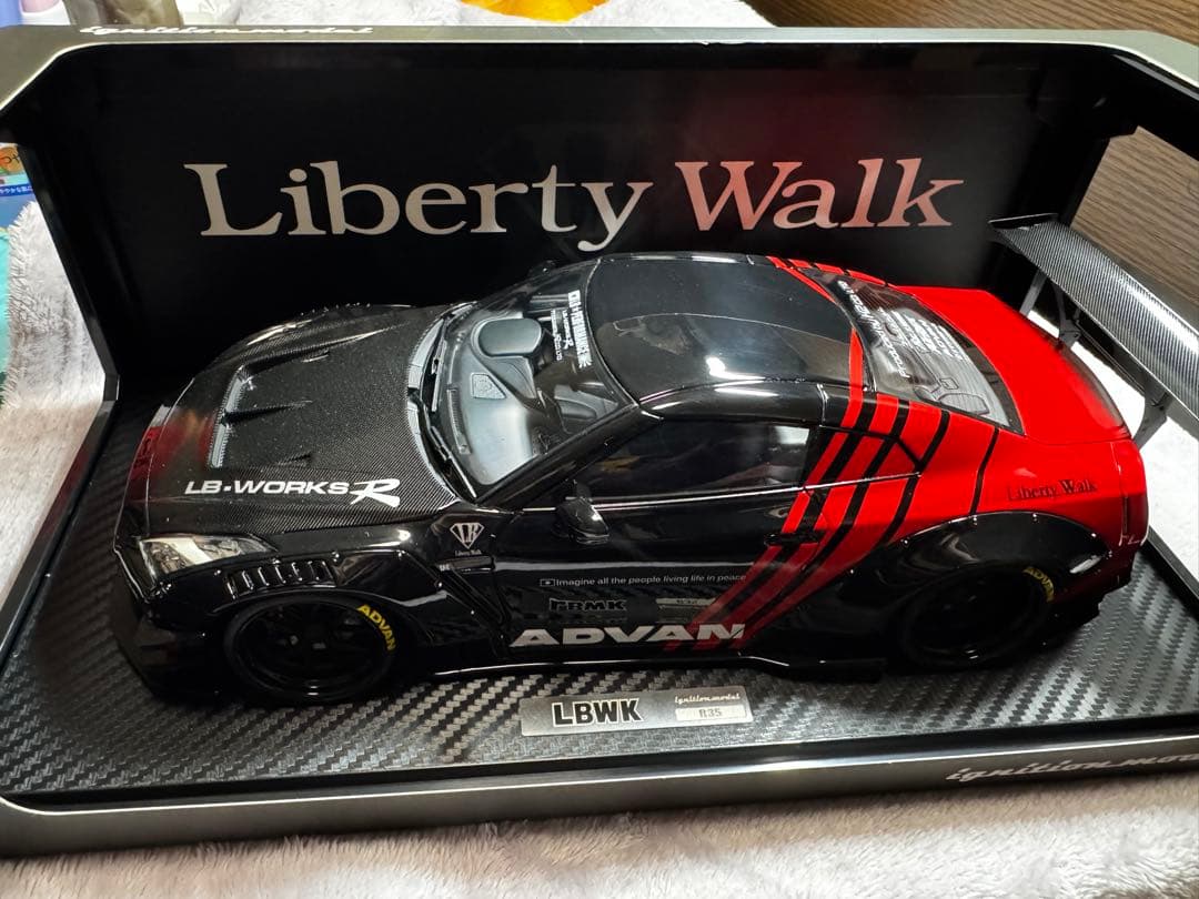 絶版 Nissan GT-R R35 Liberty Walk 1/18