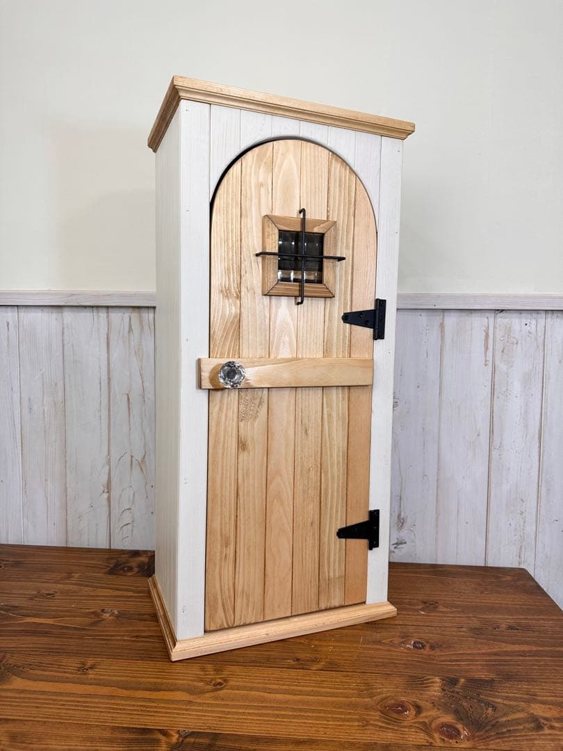 【1点のみ割れありのためお値引き】ナチュラルアンティークの扉のようなキャビネット