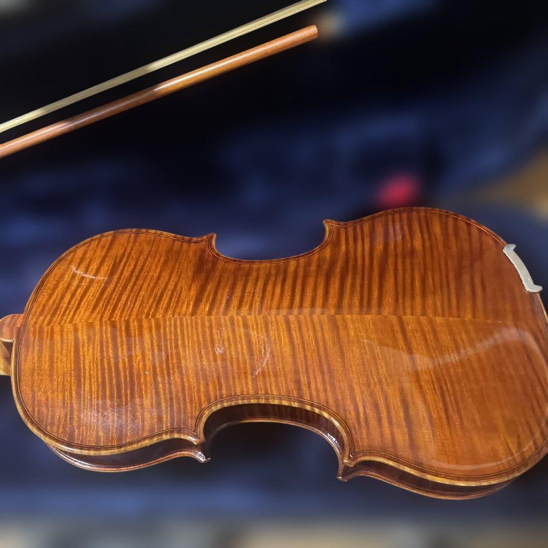 スズキ　バイオリン　4/4 品番200製造年　弓、ケ―ス付