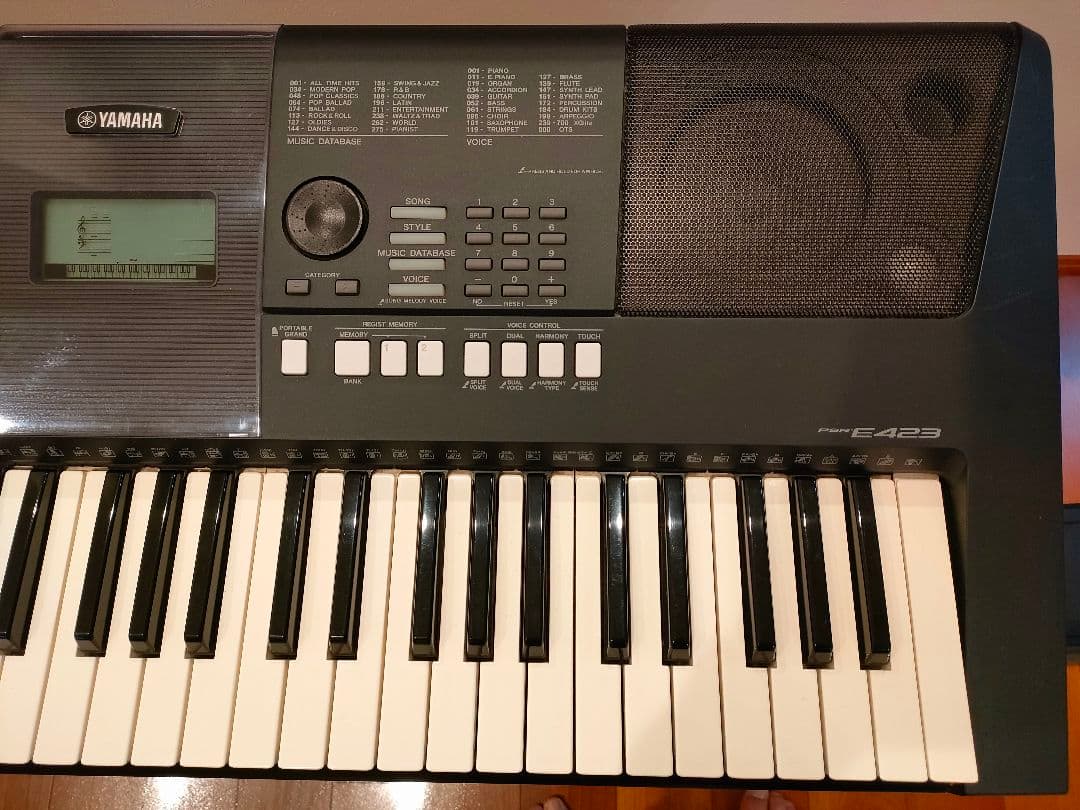（solo)Yamaha PSR-E423 電子キーボード、スタンド付