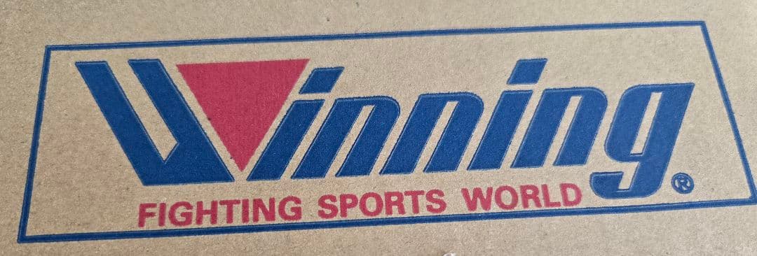 Winningホワイトヘッドギア Mサイズ　箱付き　入手困難な新品になります。