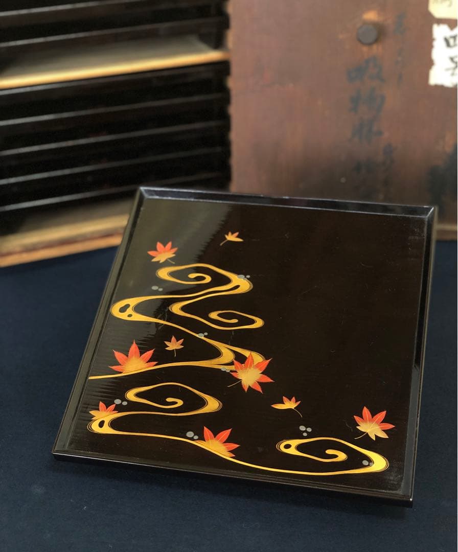 ‼️割引 黒塗 流水紅葉蒔絵 脚付膳 四方膳10客 木製漆器 木箱250725F1