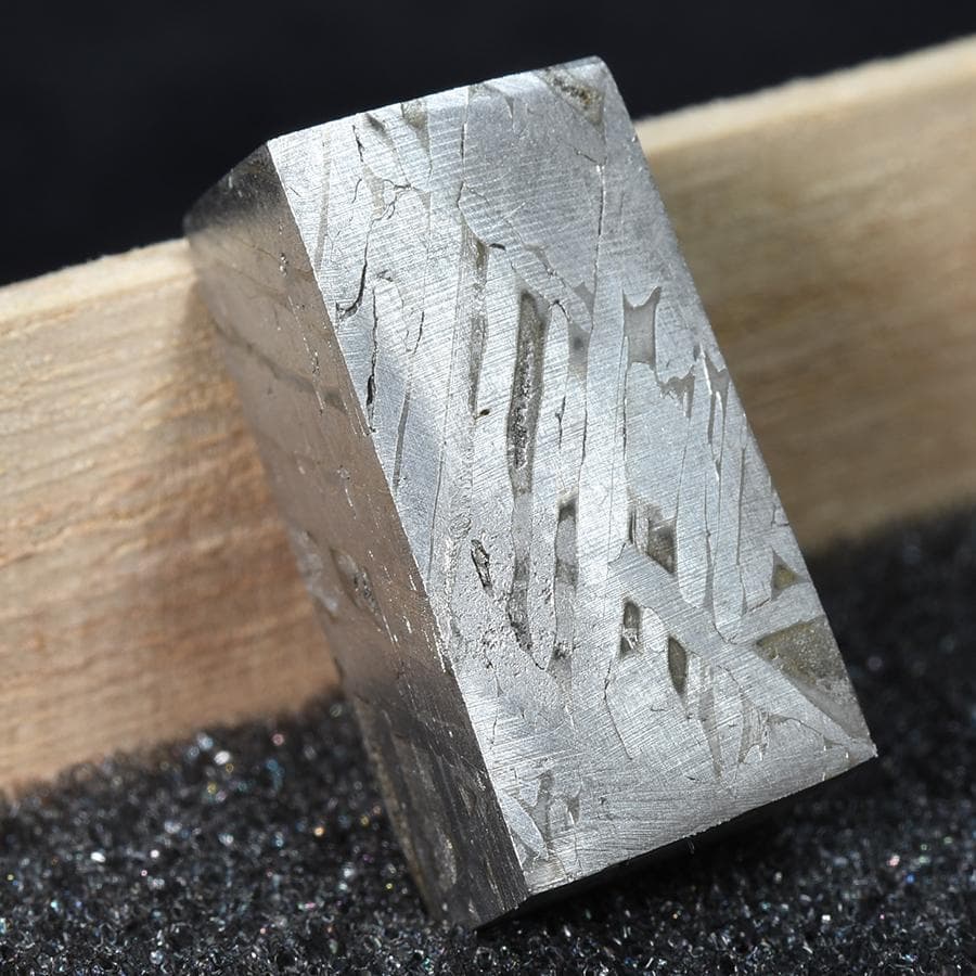 ★*★様 アルタイ隕石　隕石　メテオライト　直方体　鉄隕石　重さ19ｇ