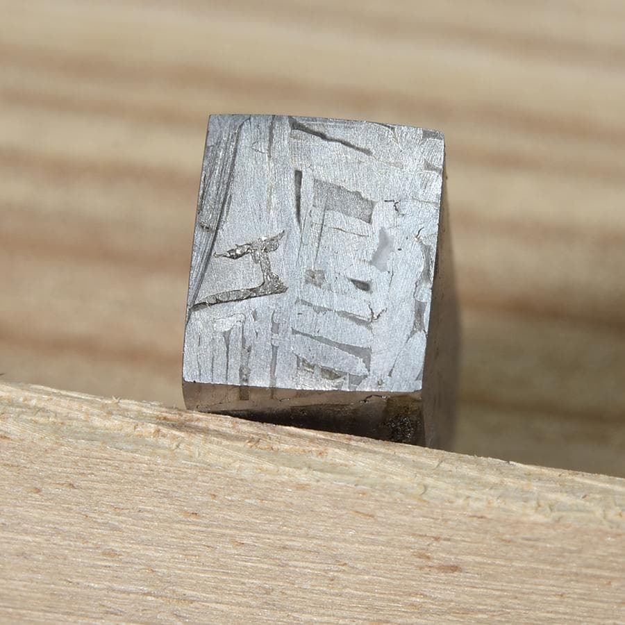 ★*★様 アルタイ隕石　隕石　メテオライト　直方体　鉄隕石　重さ19ｇ