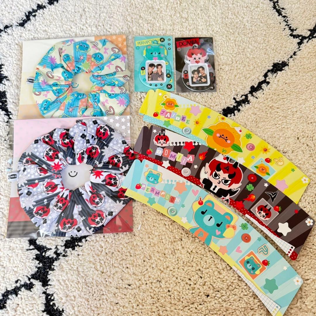 ミスボ　シュシュ　キーホルダー