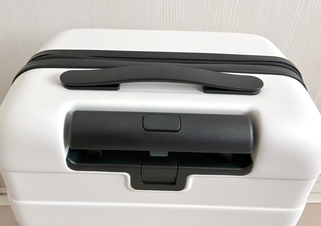 無印良品　バーを自由に調節できる　ハードキャリーケース　３６Ｌ　白（未使用）