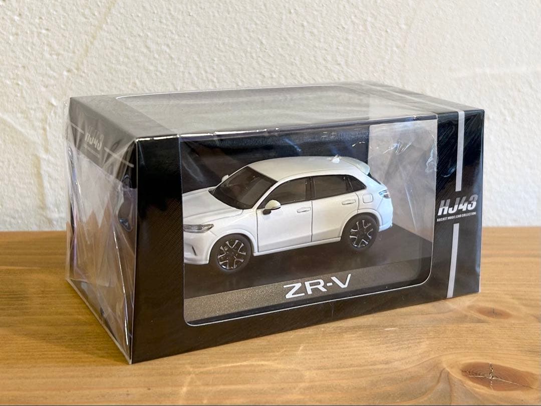 ホンダ ZR-V e:HEV 1/43 プラチナホワイト・パール ミニカー