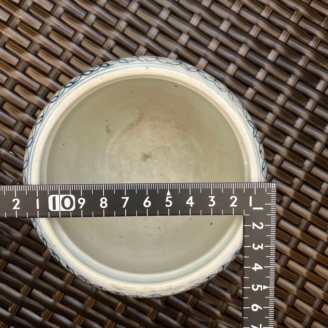 69.李朝染付花文壺（陶器製）直径12cm 高さ10cm