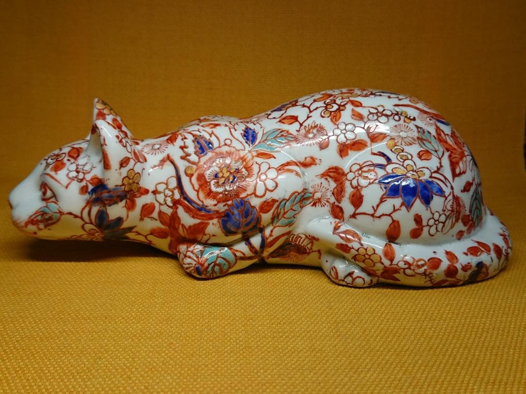 猫　陶器　色絵　花文　古玩　骨董　置物　インテリア　工芸品　美術品　A2883