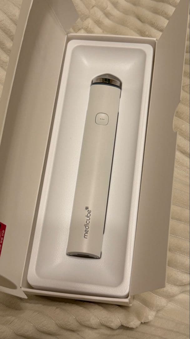 【正規・美品】メディキューブ AGE-R ブースタープロミニ ホワイト