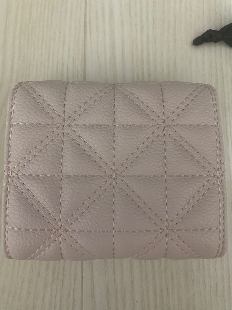 新品未使用　ジルバイジルスチュアート　クロスJキルト三つ折りウォレット