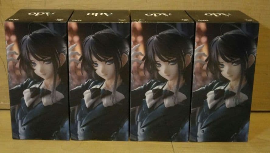 ラウンドワン限定　Adoフィギュア　 Winter ver. 『 4点セット 』