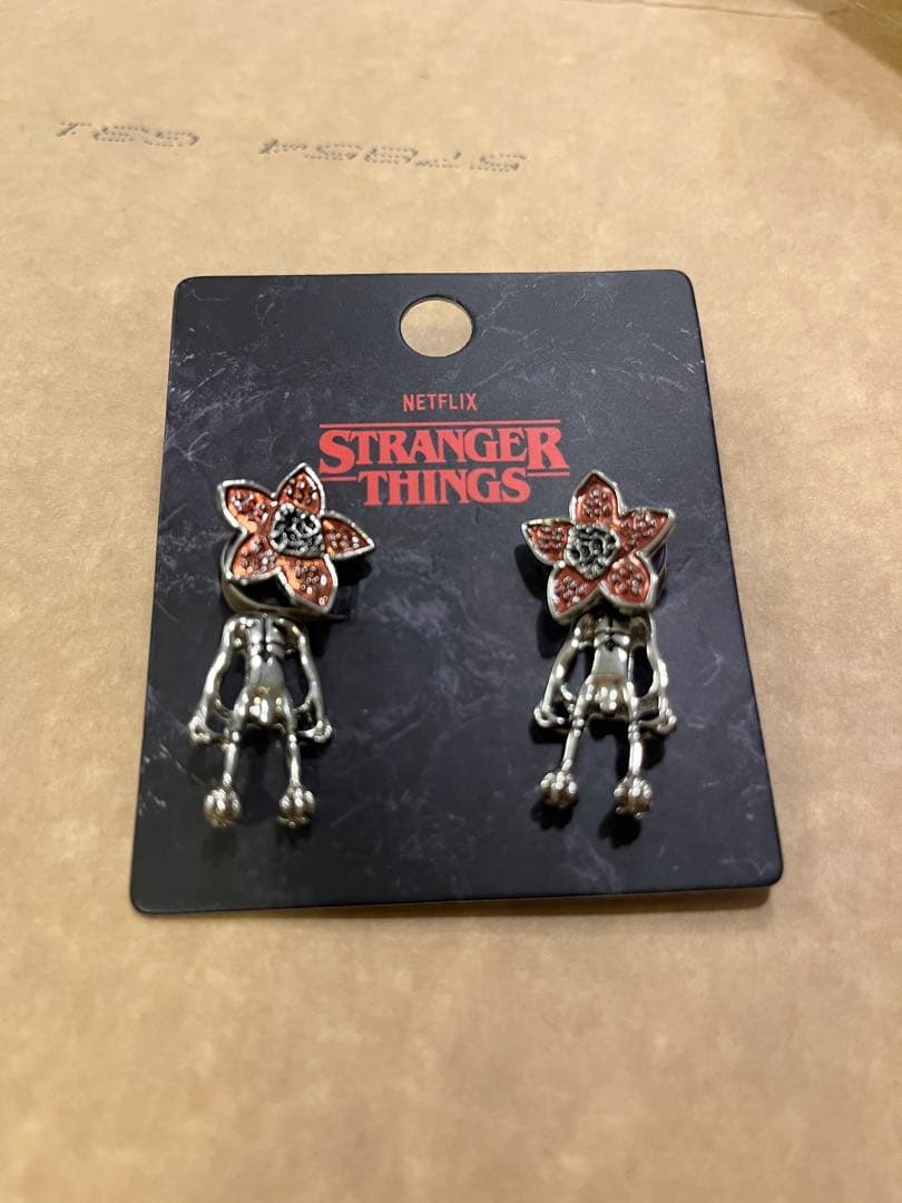 日本未上陸！デモゴルゴン　ストレンジャーシングス　ピアス　アメリカから直輸入