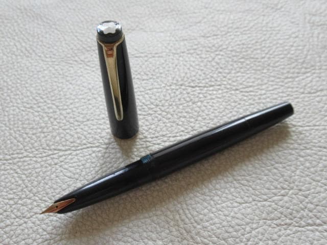 美品1960年代◆2桁シリーズ モンブラン No.32 ペン先585 EF 黒軸