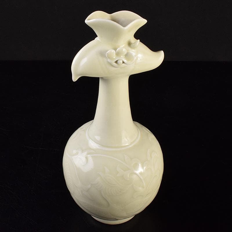 中国　官窯　白磁　陽刻　鳳凰唐草文　鳳首瓶　V　R7679