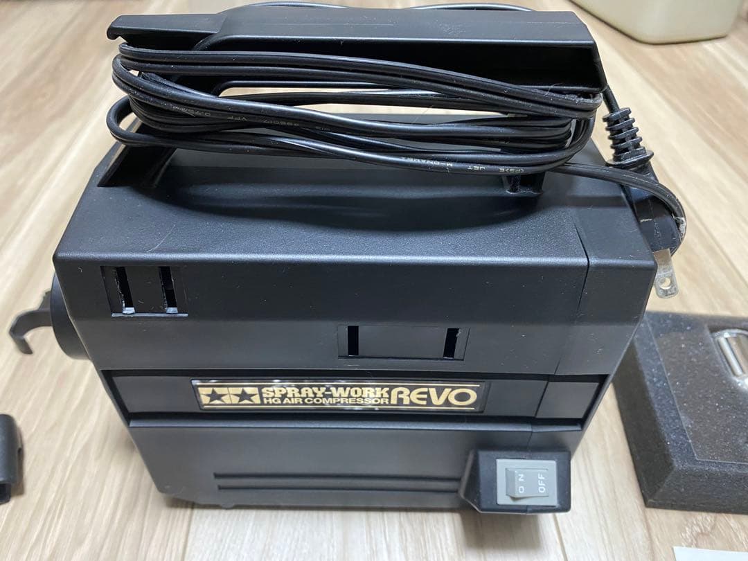 【未使用】タミヤ コンプレッサー REVO＆シングルアクションエアーブラシ