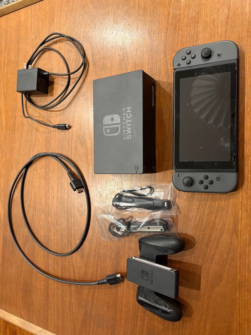 Nintendo Switch 本体 + 充実の付属品