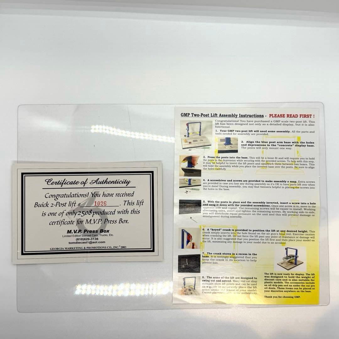 激レア　BUICK 2 POST LIFT 1:18スケール 限定版