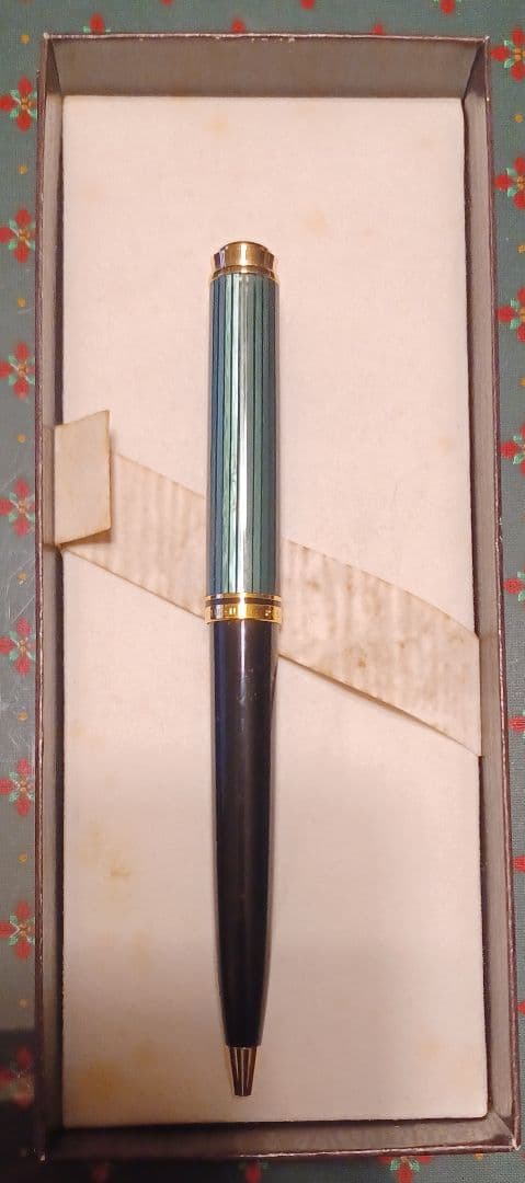 高級ボールペン　ペリカン　スーベレーン　K400　グリーンストライプ　替芯2本付