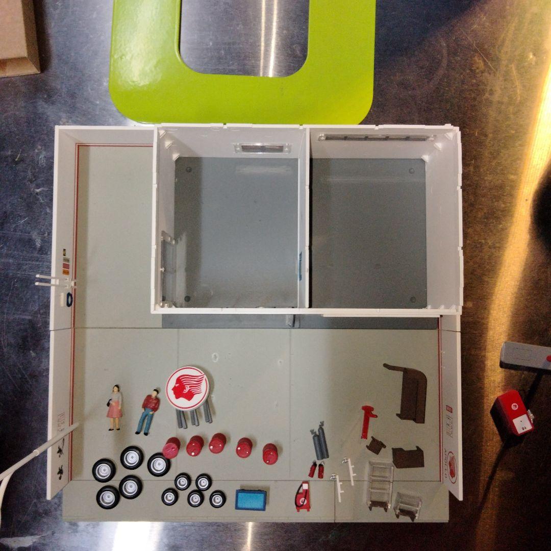 1/64 トミカラマヴィンテージ 02b ガソリンスタンド(出光)