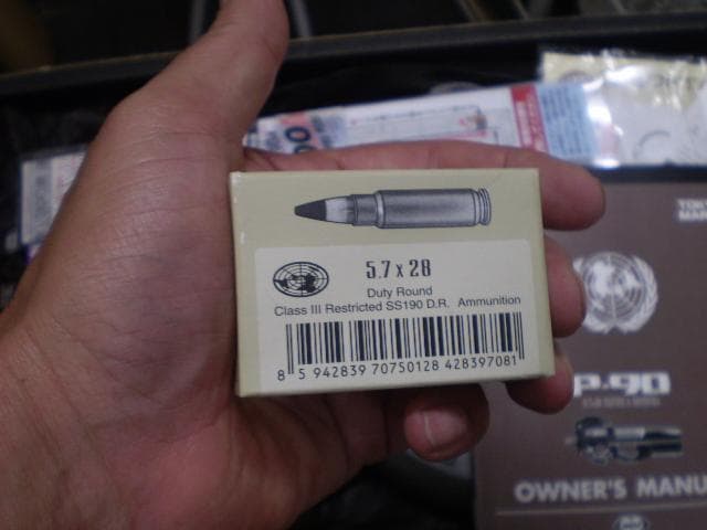 D*8様 東京マルイ　P-90　電動ガン