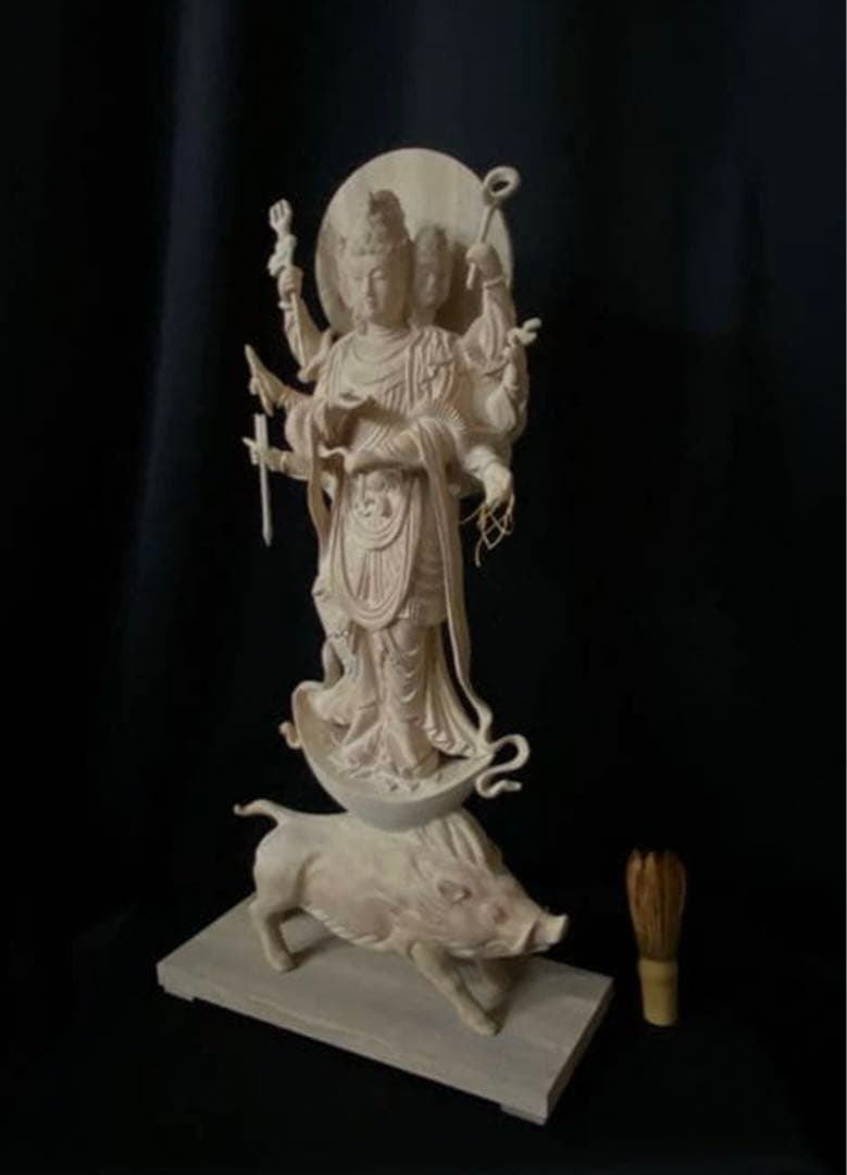 高57cm　井波彫刻　仏教工芸品　楠材　仏師で仕上げ品　護法善神 摩利支天立像