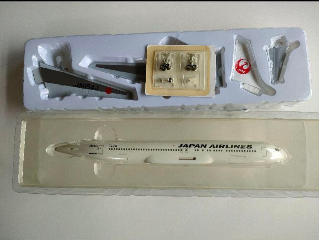 航空機・ヘリコプター JAL B767-300ER JA654J 1/200