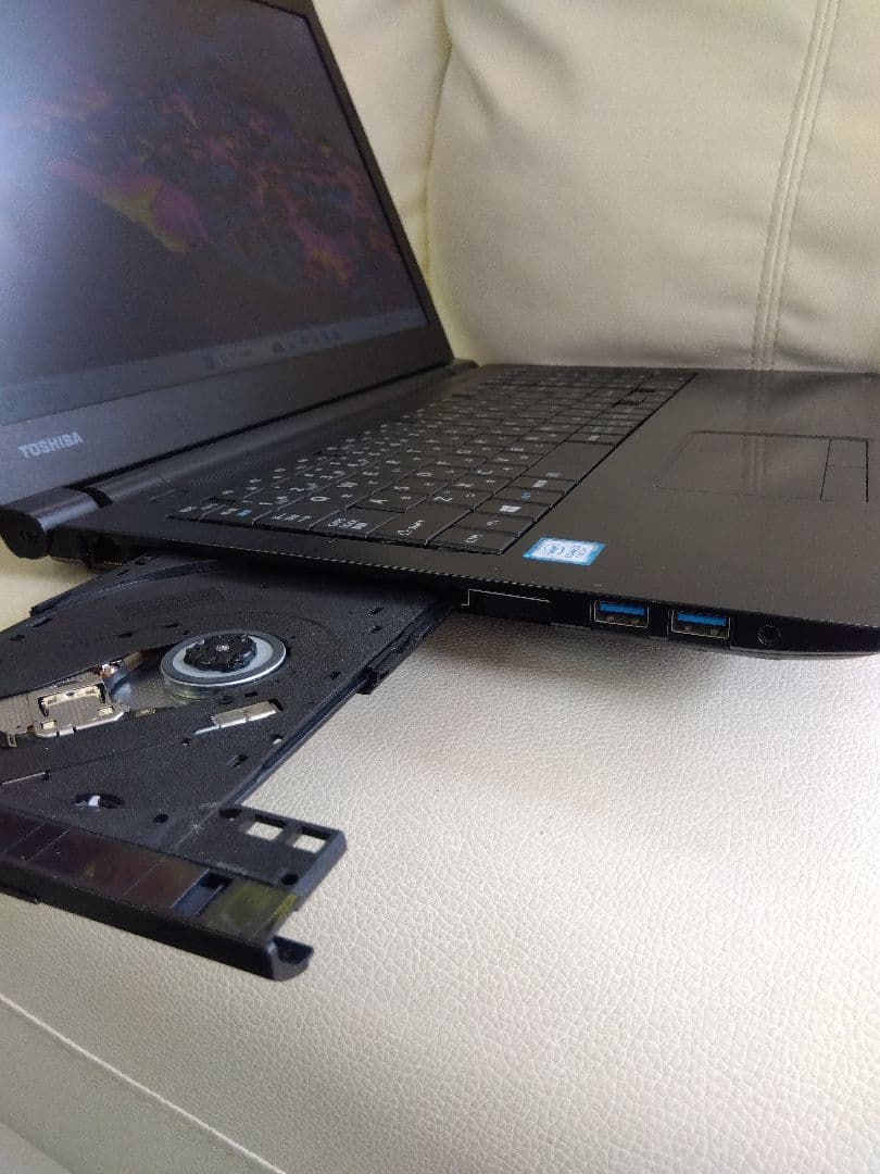 Toshiba B65/m 第8世代i5 メモリ8GB ストレ−ジ120GB新品