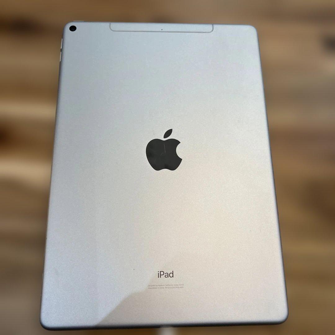 M832 SIMフリー　ipad Air 第三世代　64GB
