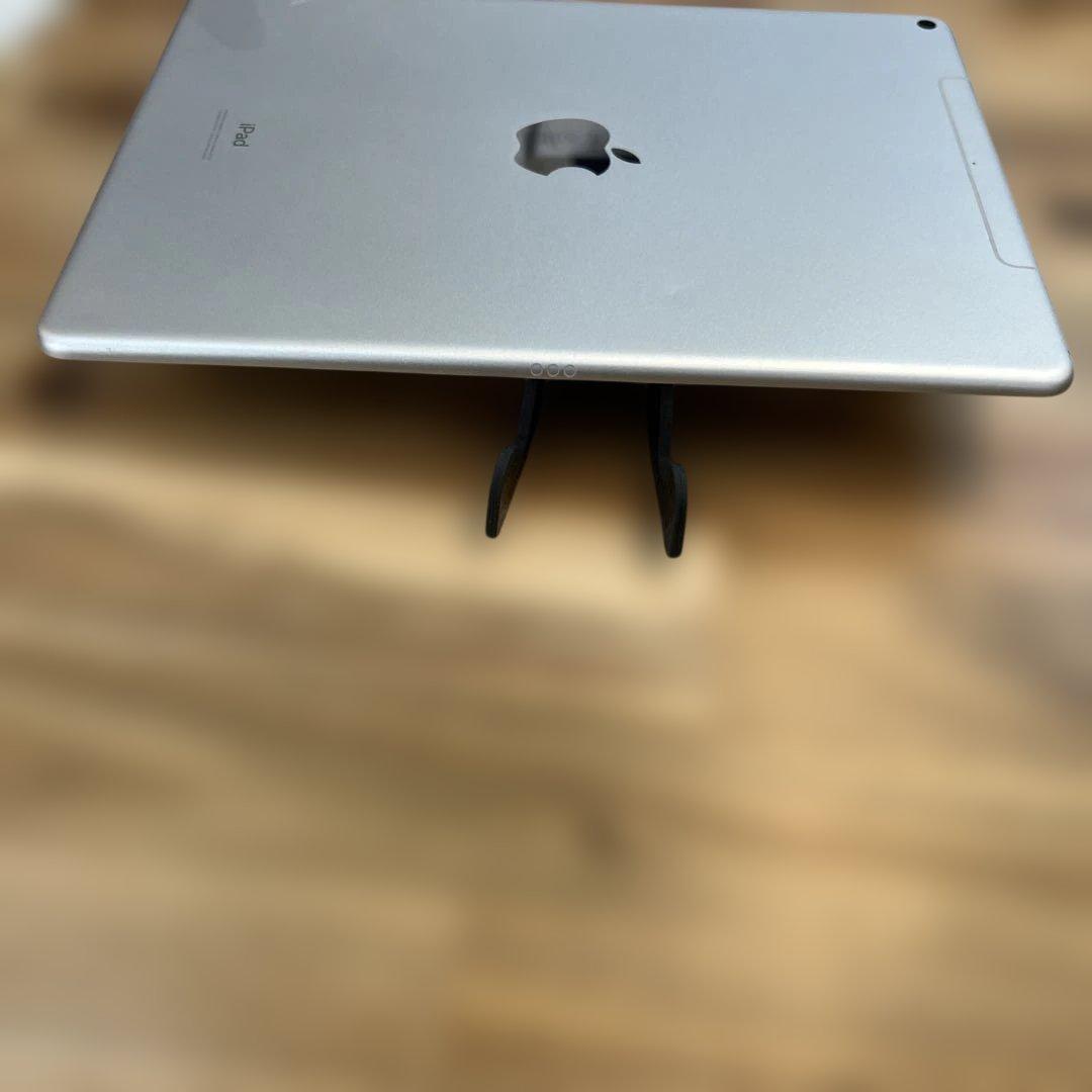 M832 SIMフリー　ipad Air 第三世代　64GB