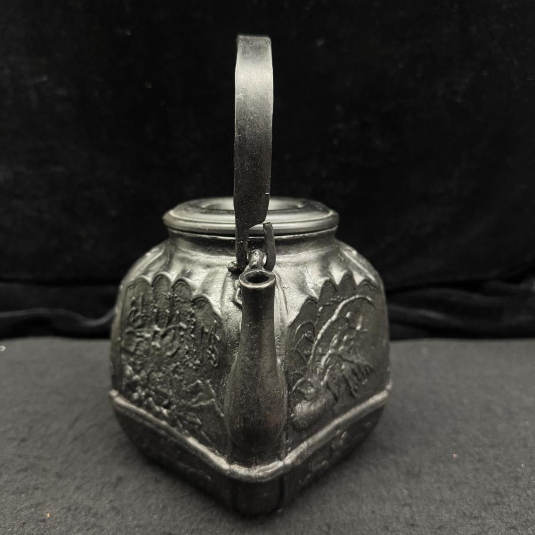 大國造 浮彫り 八角形 鉄瓶