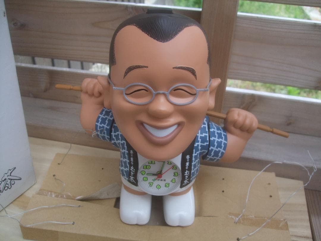 お値下げ伊藤園ミネラル麦茶懸賞景品★鶴瓶・目覚まし時計・箱付き