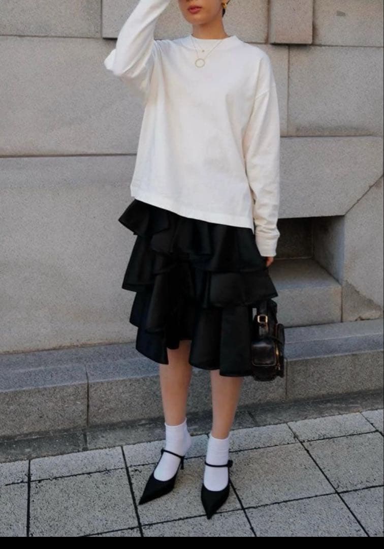 マチャットサテンフリルアシメトリースカート