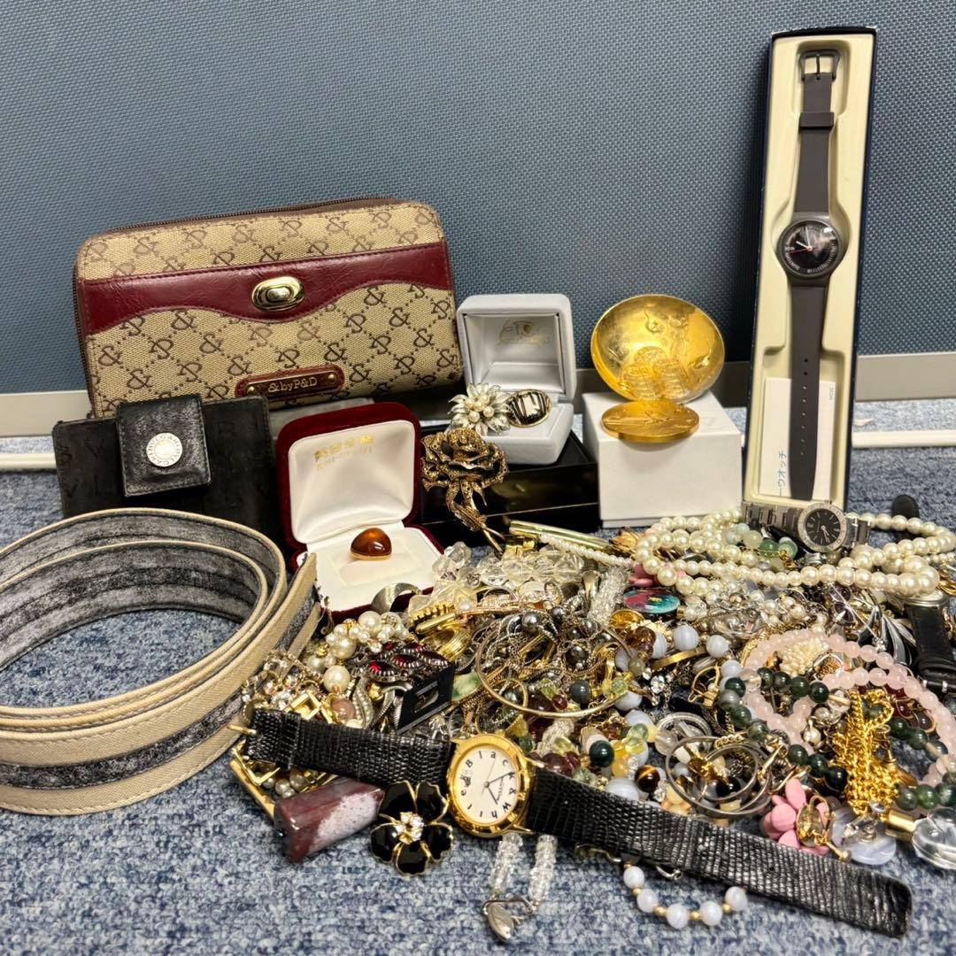 遺品整理 アクセサリー 時計 まとめ ブローチ タイピン 刻印未検品 1536
