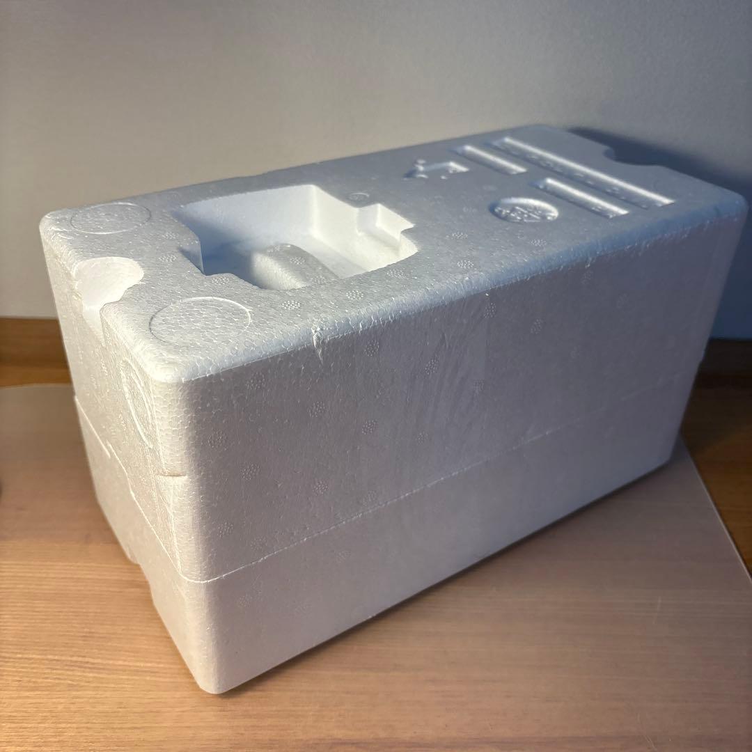 シュコー　ポルシェ 911 GTS レッド 1/18 ミニカー