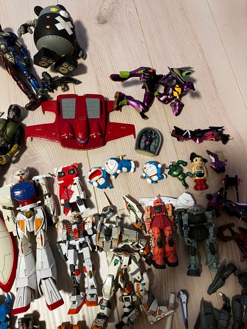 【ジャンク品】フィギュア、食玩等、約4〜5kg