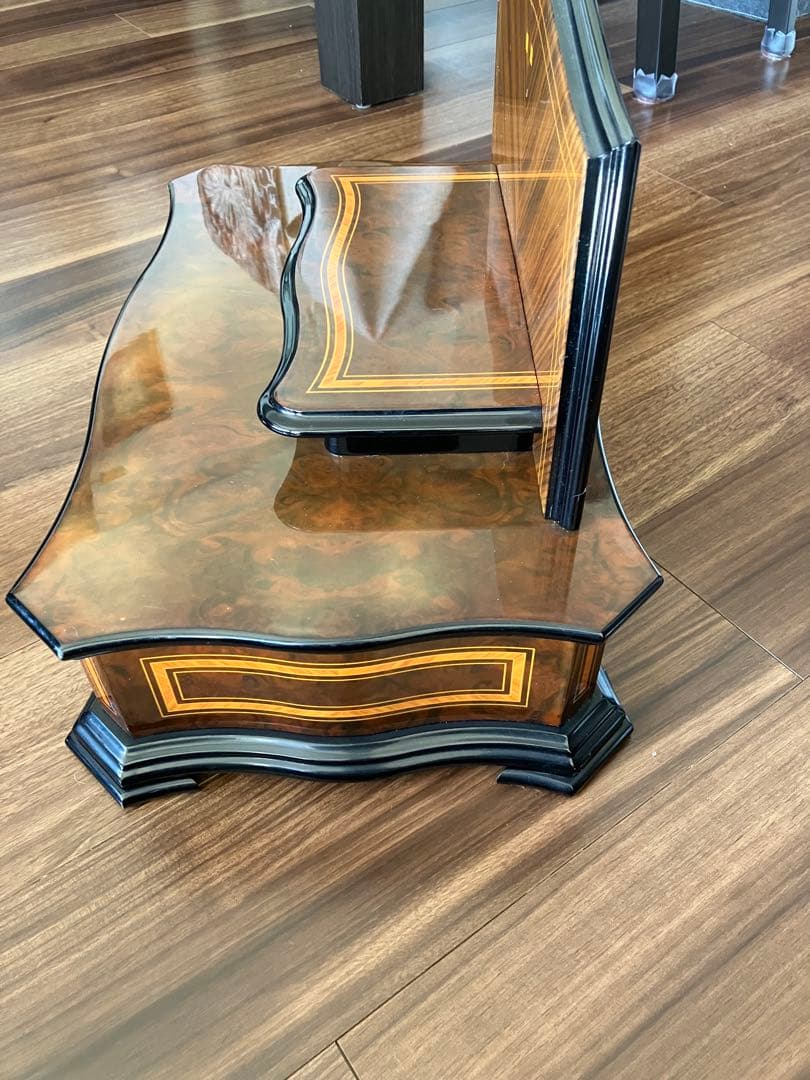 木製装飾引き出し付き家具