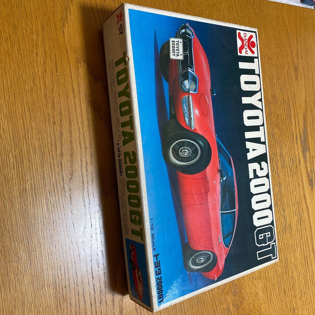 バンダイ　TOYOTA 2000GT プラモデル未開封