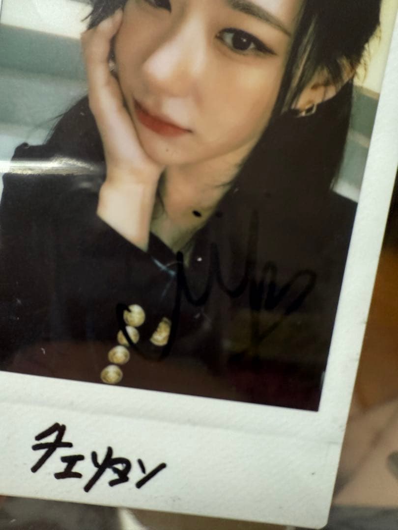 チェリョン（ITZY） サイン入りチェキ　ポラロイド写真