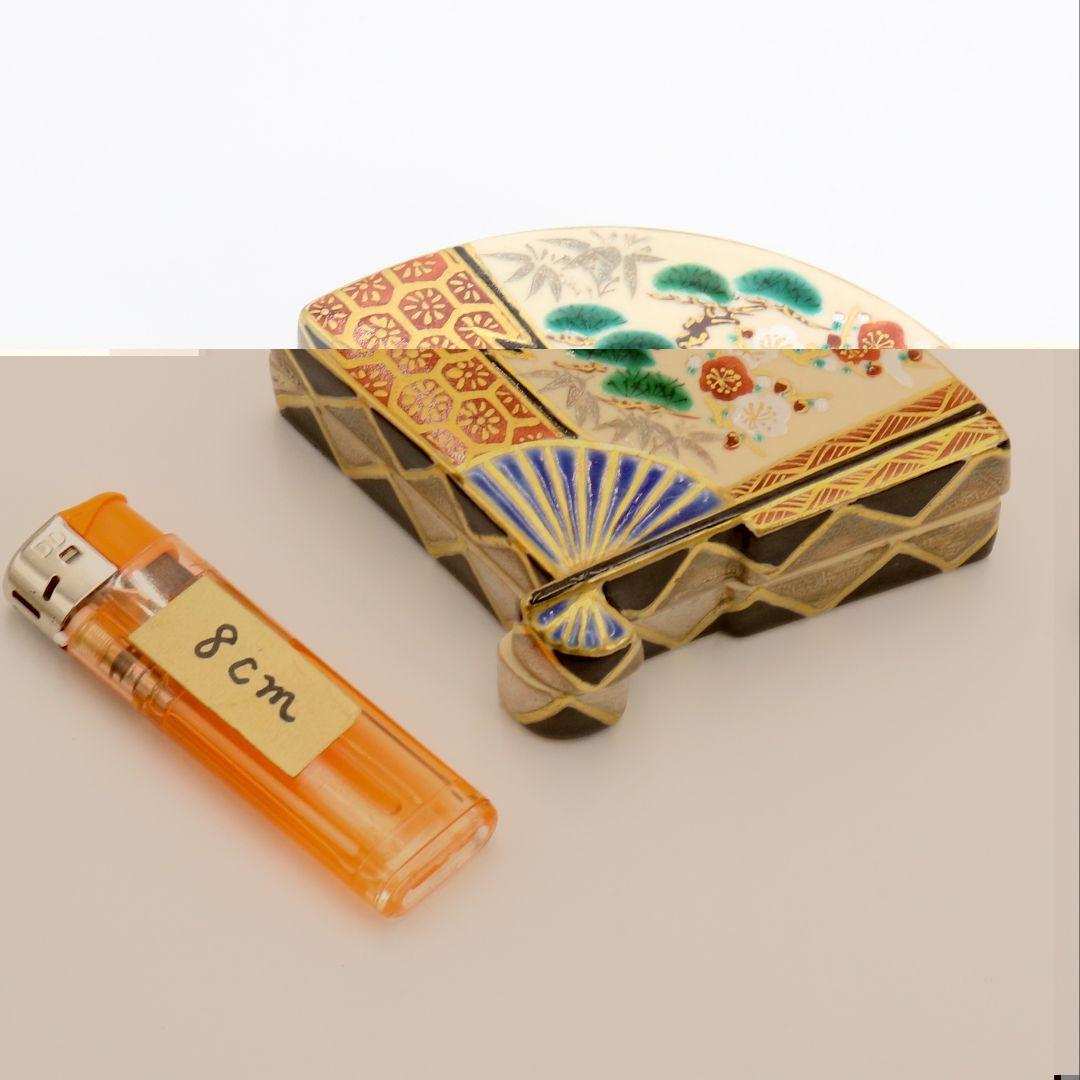 鳴滝窯 橋本城岳作 仁清写扇子松竹梅文 香合 茶道具 共箱　AT314　NT1