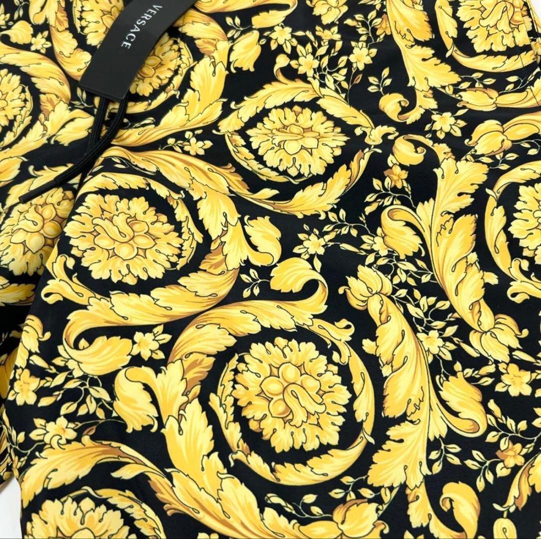 新品 Versace スイムハーフパンツ 水着 ヴェルサーチ