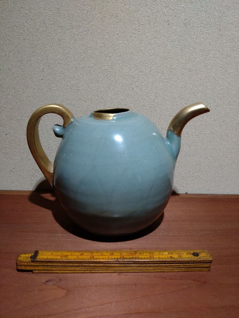 高麗青磁 線刻 水柱