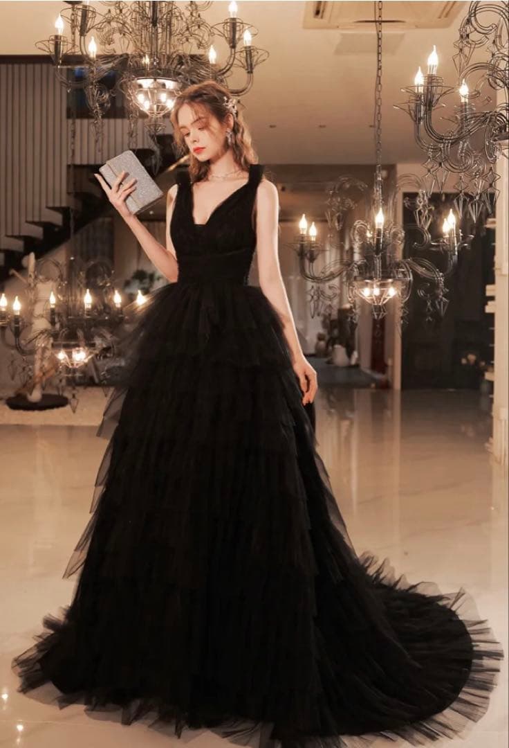 ウエディングドレス　チュールドレス　フリルドレスブラック　前撮り